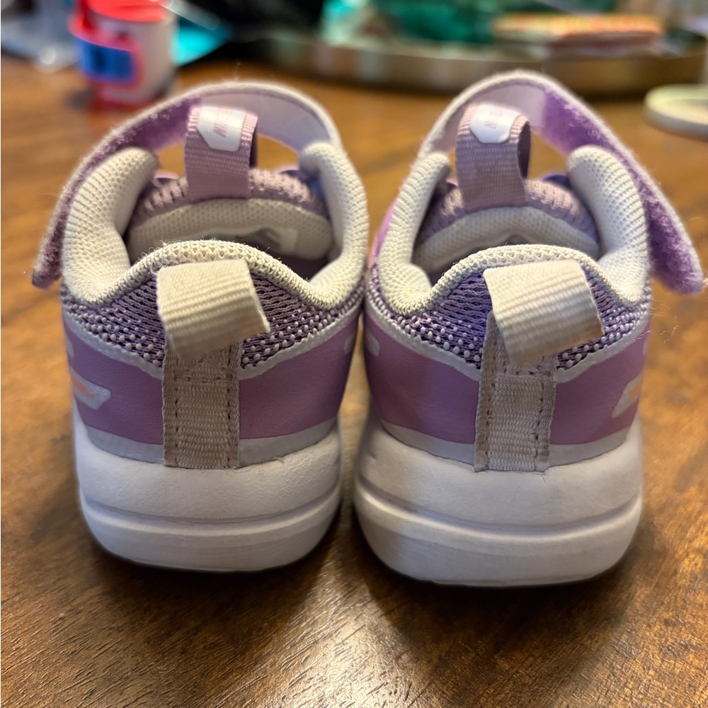 Nike Cosmic Runner - Size 5c - Picture 3 of 4